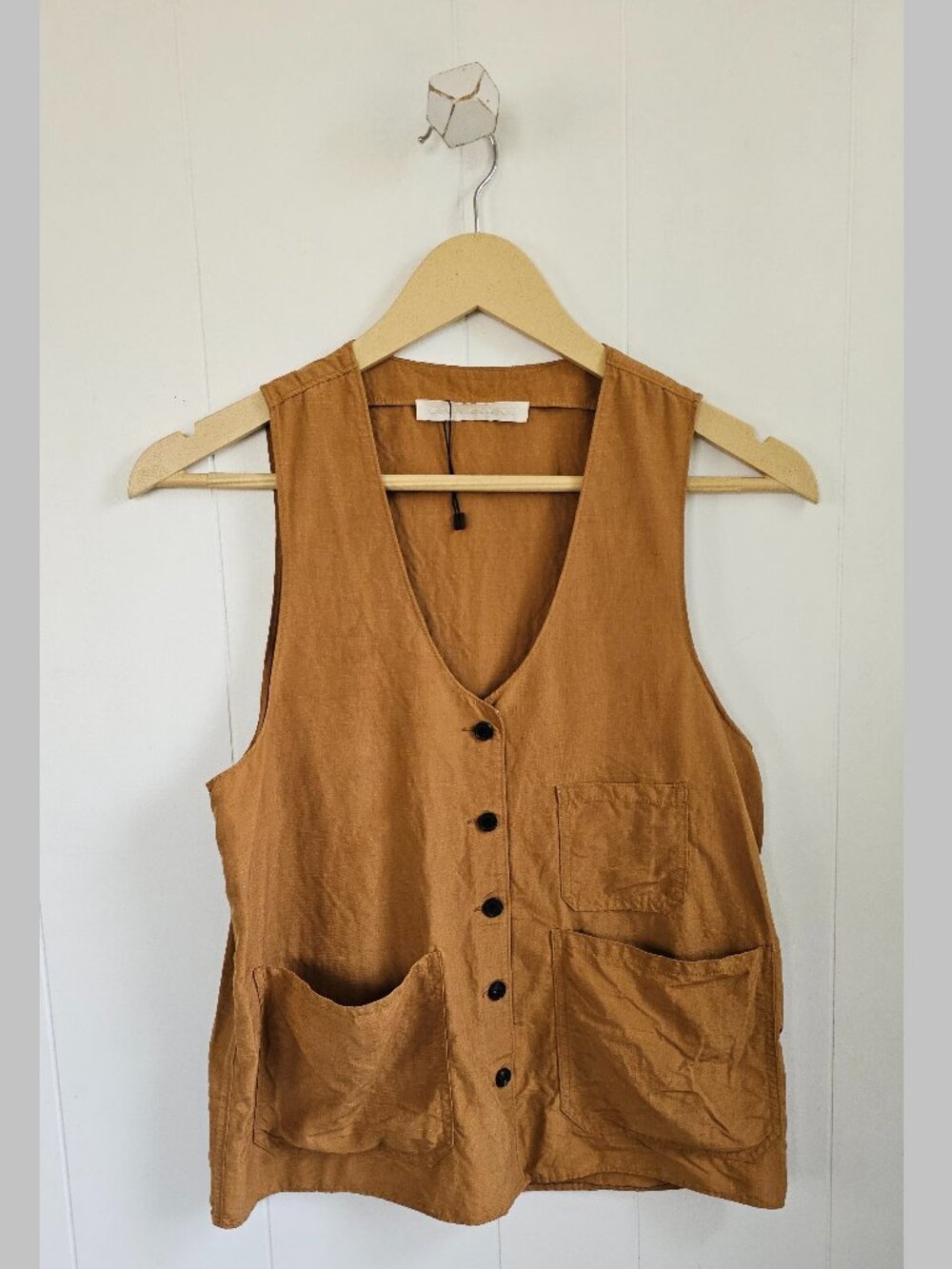 ☆ CREATURES OF COMFORT Linen Vest
